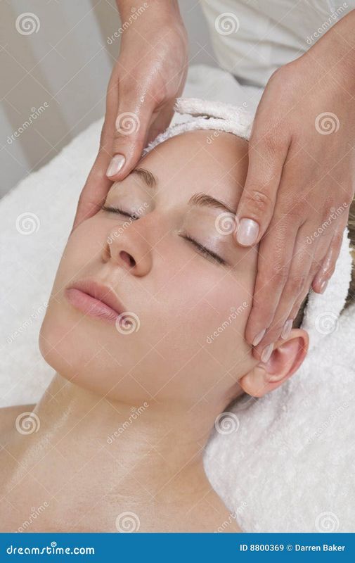 Целебные преимущества аюрведического массажа